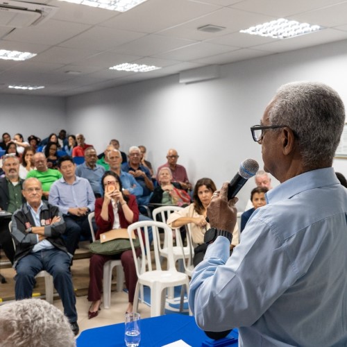 Tarde de muita emoção e homenagens na AAPVR